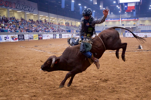 bull rider at koben puckett pbr